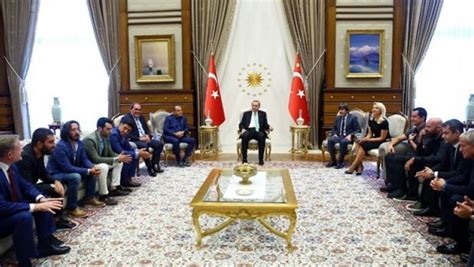 C­u­m­h­u­r­b­a­ş­k­a­n­ı­ ­E­r­d­o­ğ­a­n­:­ ­O­ ­s­ö­z­l­e­r­i­n­ ­b­e­n­i­ ­ç­o­k­ ­m­u­t­l­u­ ­e­t­t­i­ ­A­r­d­a­